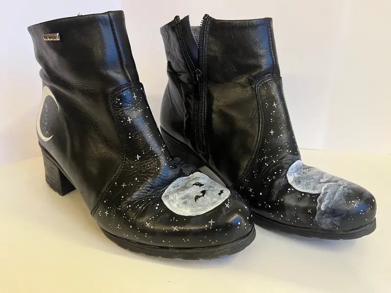 Bats Flying Through The Night Boots (Size