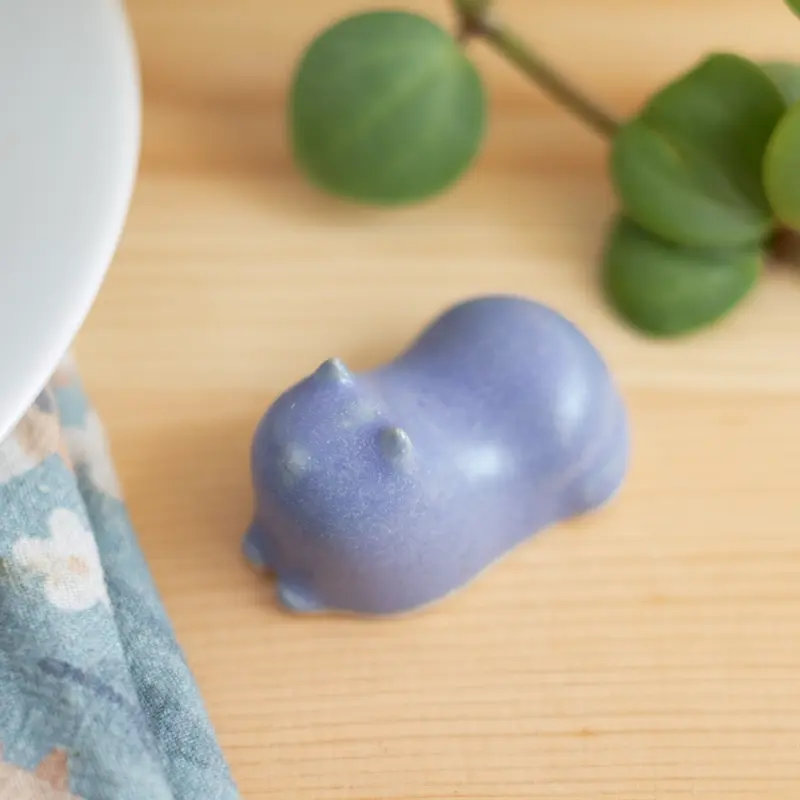 Chopstick rest - Cat, glazed sweet lavender