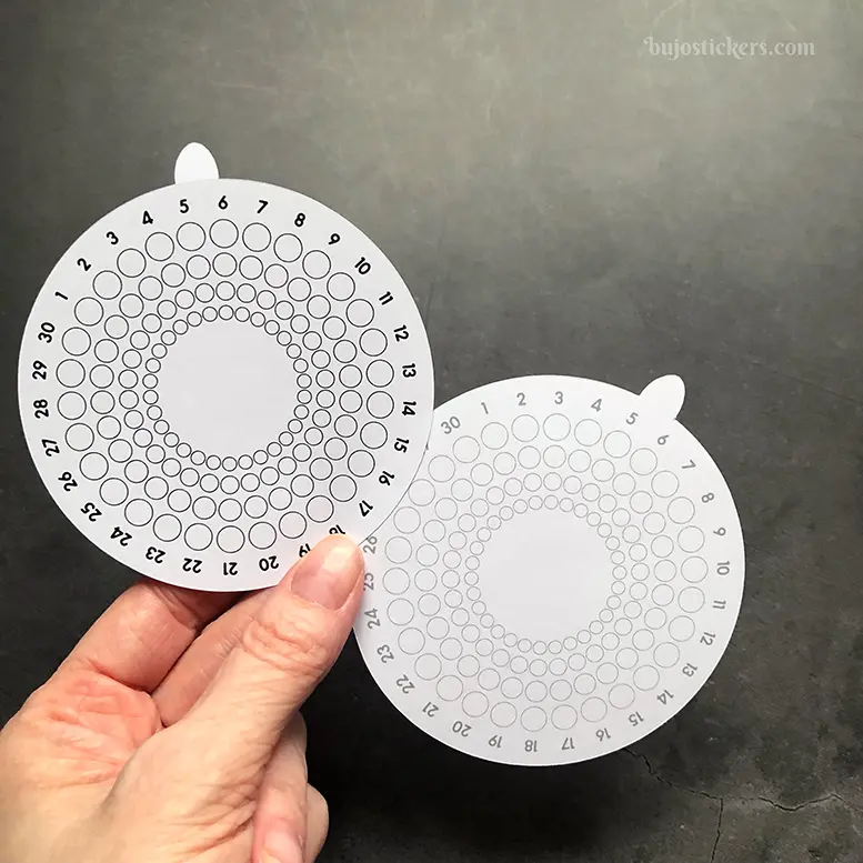 Circle tracker 01 • Black or Grey
