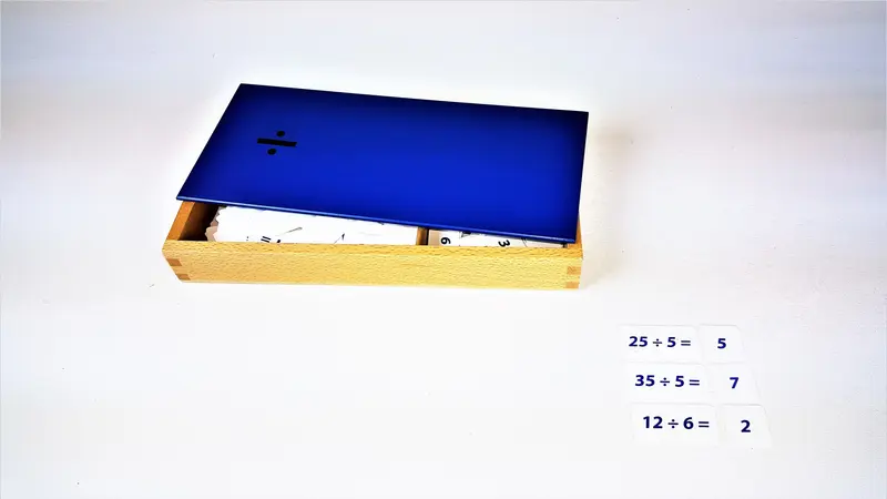 Divisionsuppgifter och svar 23x10x3 cm låda