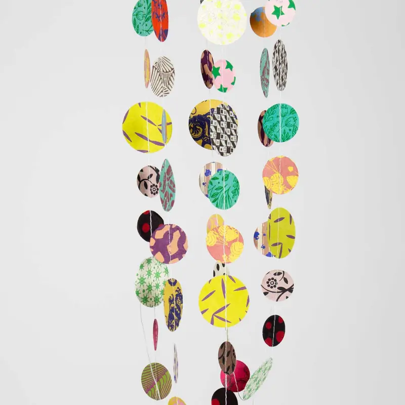 Dots in a row girlang