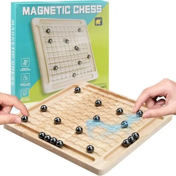 Magnetic Chess - Magnetiskt brädspel i trä