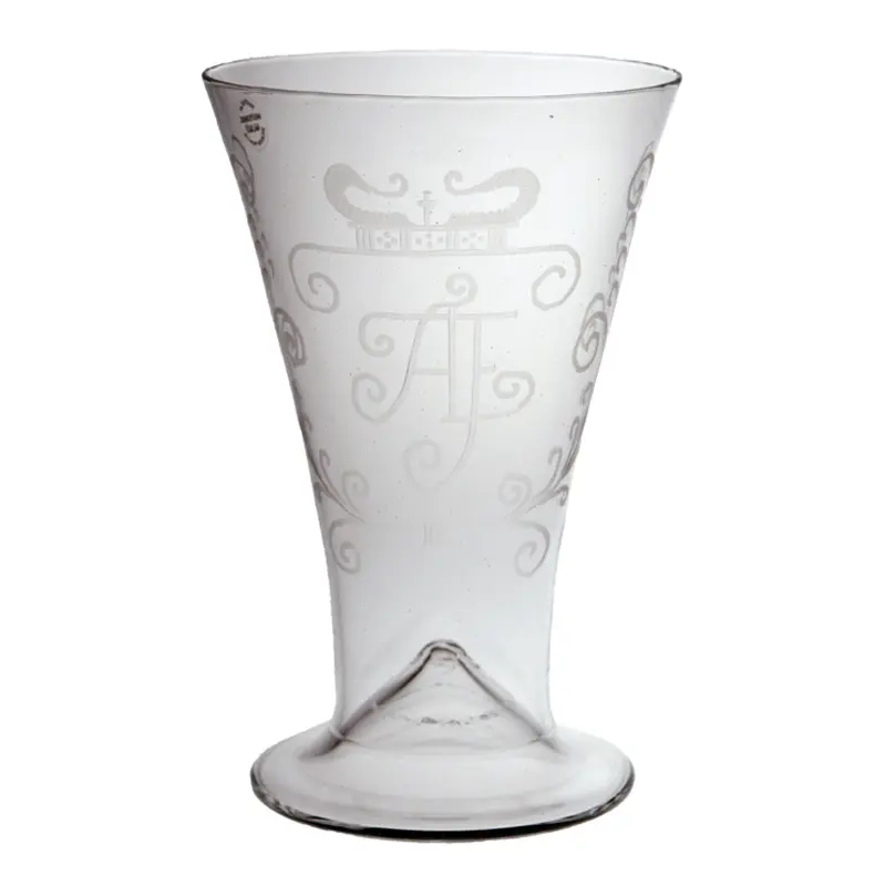 Ölglas med gravyr från Henrikstorp