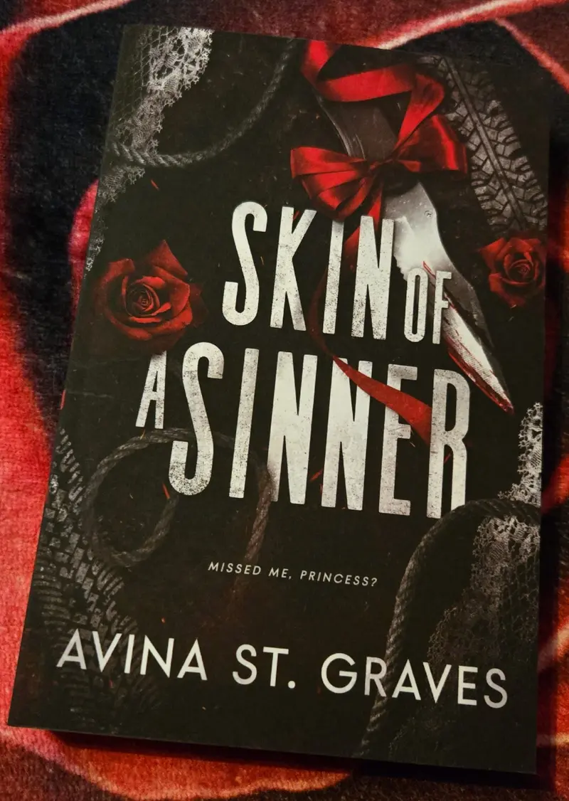 Skin of A Sinner, by Avina St. Graves (softback, english edition)
