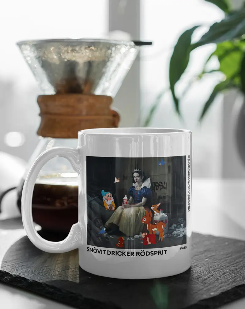 Snövit dricker rödsprit (#728) - Mugg